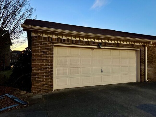 Building Photo - MOVE IN SPECIAL-Luxury in the heart of Madison with a 2 car garage