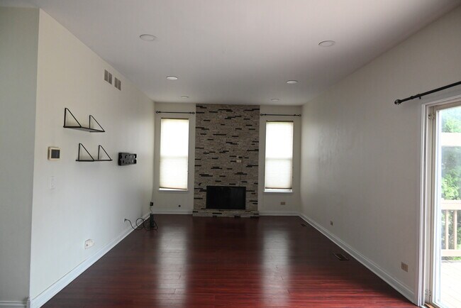 Building Photo - 1254 Chicory Ln