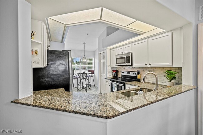 Building Photo - 28068 Cavendish Ct
