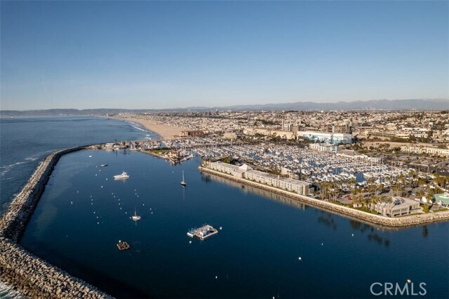 Building Photo - 615 Esplanade