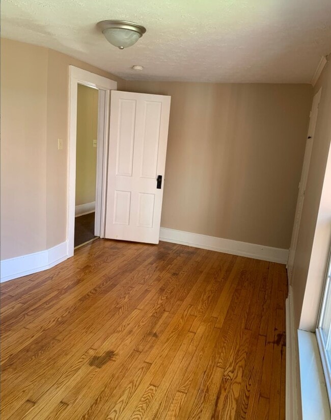 Building Photo - 0211 11th St