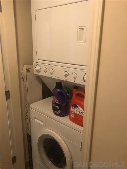 Building Photo - 1431 Pacific Hwy