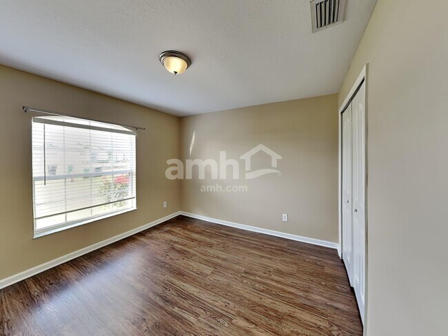 Building Photo - 1201 SW Minyo Ave