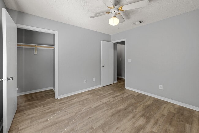 Building Photo - 205 Marquette St