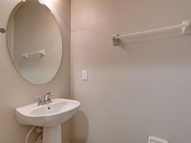 Building Photo - 2566 Amati Dr