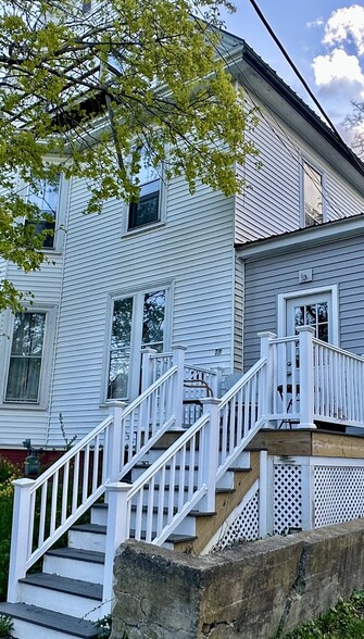 Building Photo - 79 Sanford St