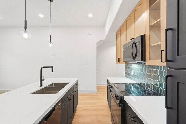 Building Photo - 9819 Turnbow St