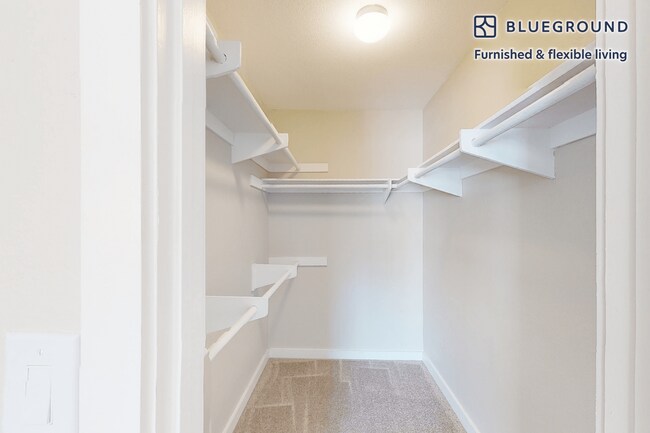 Building Photo - 7205 Charmant Dr