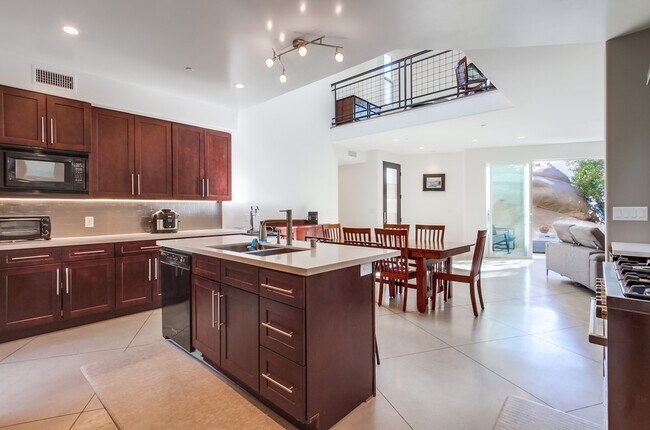 Building Photo - 28548 Meadow Glen Way W