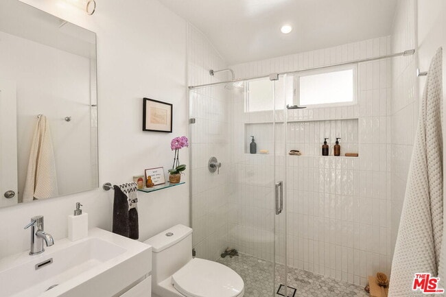 Building Photo - 2012 Linden Ave