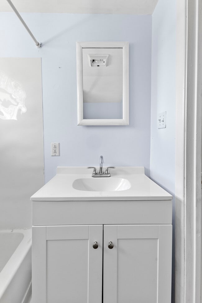 Building Photo - 77 Luka Rd