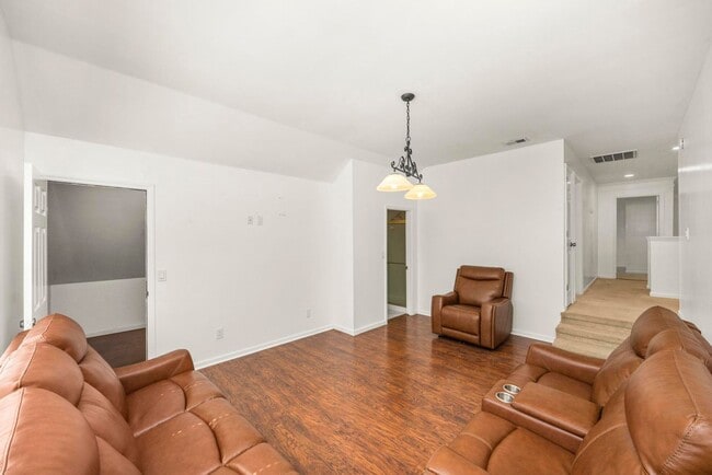 Building Photo - 513 Cold Stream Pl