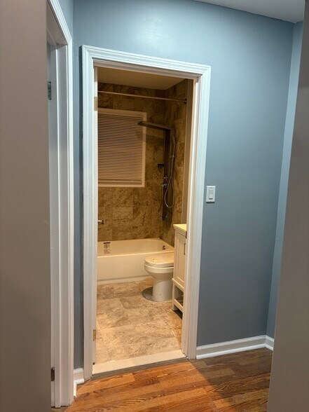 Building Photo - 15886 Northlawn St