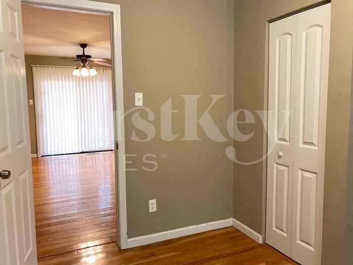 Building Photo - 2585 Teakwood Manor Dr