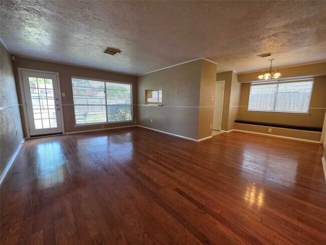 Building Photo - 463 Lost Rock Dr