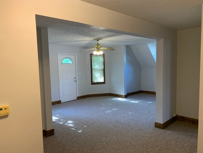 Building Photo - 805 E Monroe St