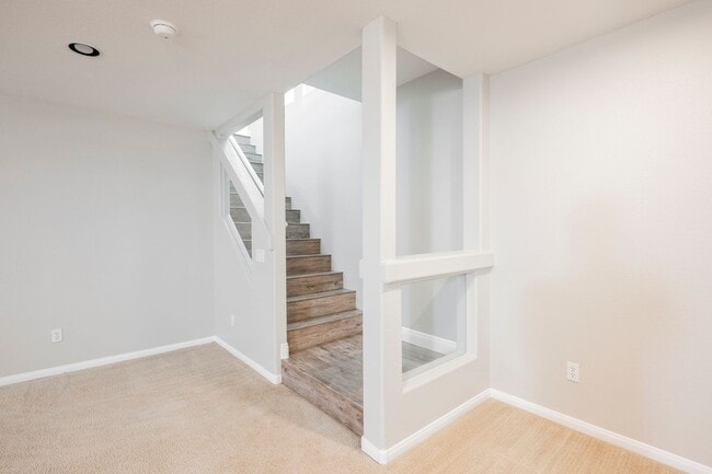 Building Photo - Gorgeous 1 Story Home in Gated Community