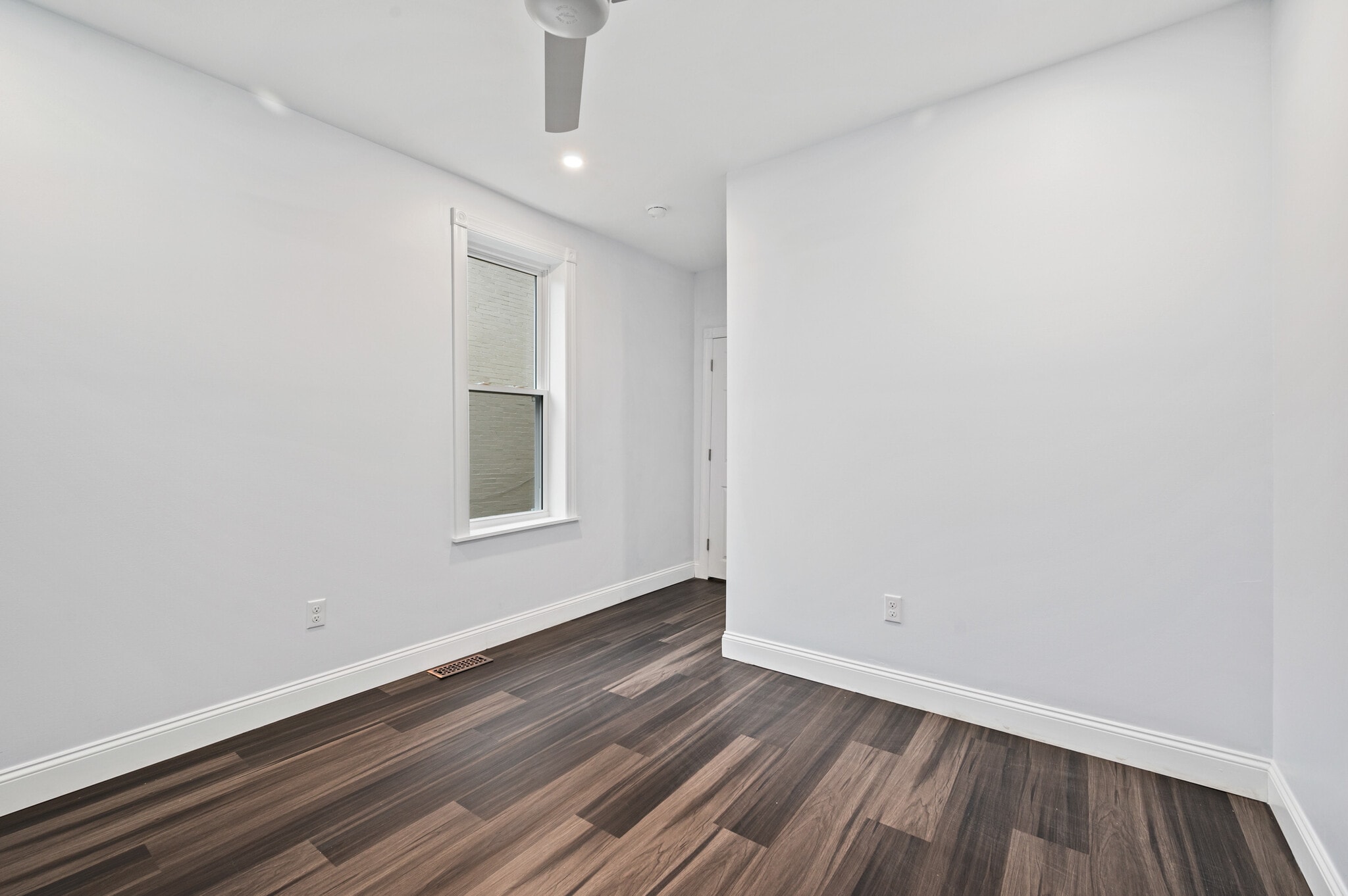 Building Photo - 318 Laurel St