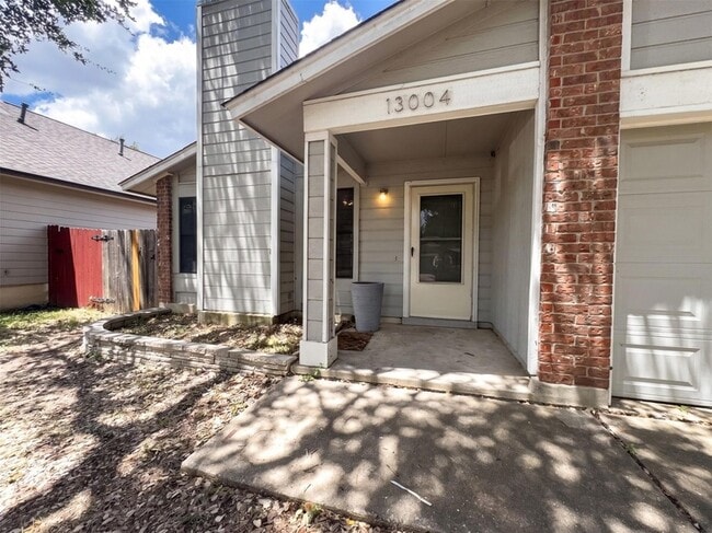 Building Photo - 13004 Campos Dr