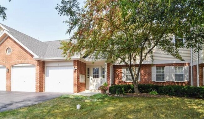 Building Photo - 2434 Charleston Dr