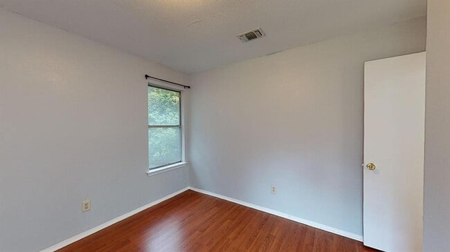 Building Photo - 7611 Lunar Dr