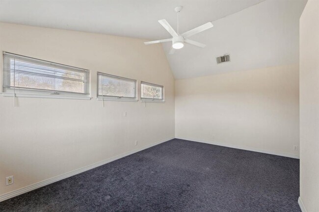 Building Photo - 3309 Westhill Dr