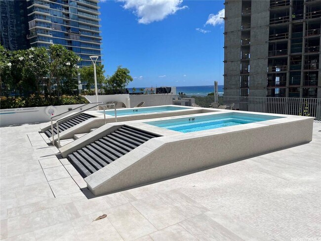 Building Photo - 1000 Auahi St