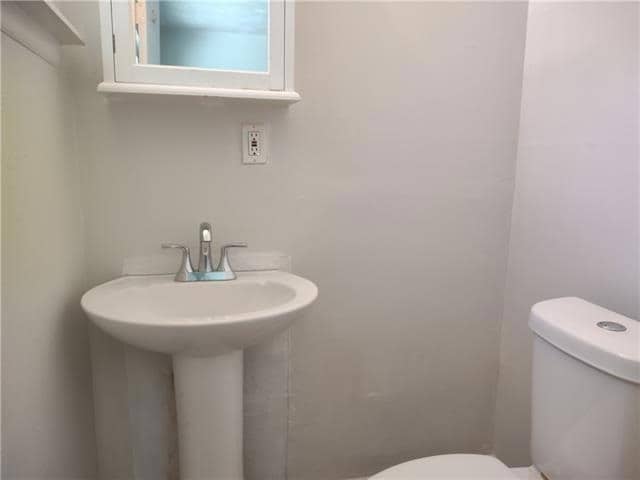 Building Photo - 3521 Kent Dr