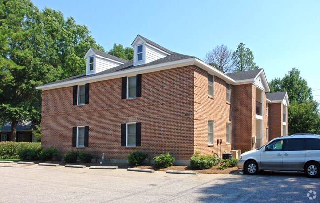 Building Photo - 403 Wormwood Ln