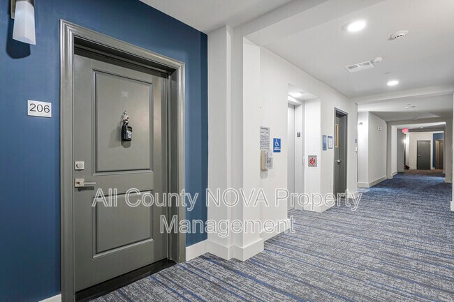 Building Photo - 3927 Fair Ridge Dr