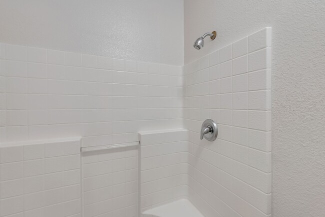 Building Photo - 623 Canyon Vista Way