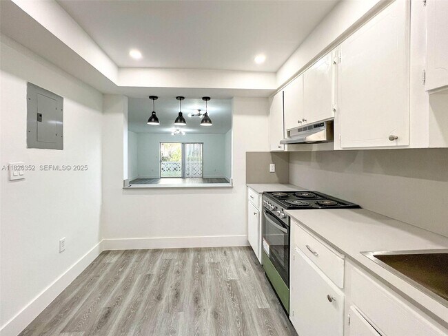 Building Photo - 2005 Sans Souci Blvd