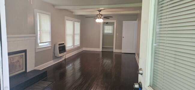 Building Photo - Cute & Comfortable Living in the Lookout Mountain Foothills with quick access to Chattanooga