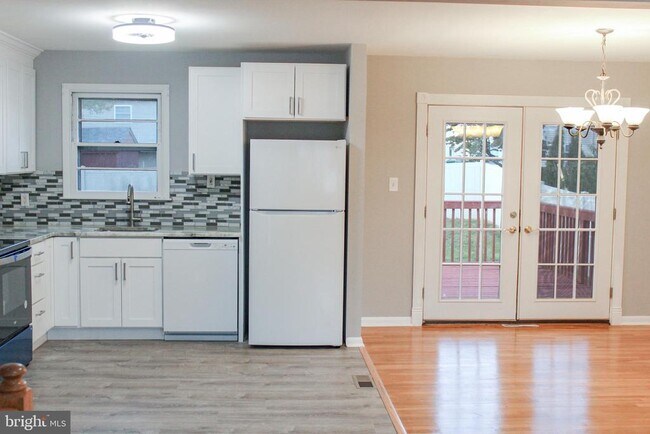 Building Photo - 2122 Elder Dr