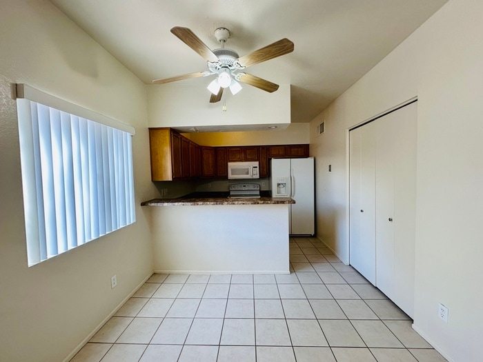 Building Photo - 3231 E Presidio Rd