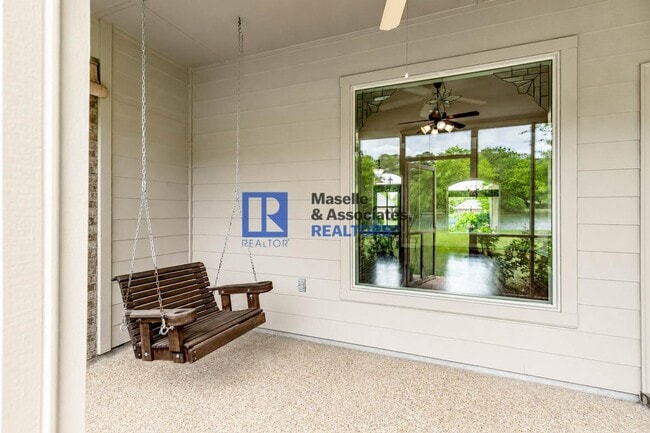 Building Photo - 3 Bed / 2 Bath Home on the Water in Ashbrooke