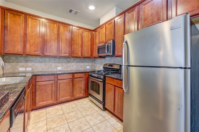 Building Photo - 8422 Sunset Loch Dr