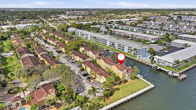 Building Photo - 1155 Lake Shore Dr