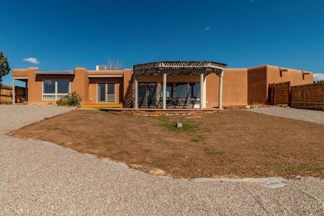 Building Photo - Gorgeous Eldorado Home Available Now!