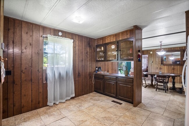 Building Photo - 465 Pecan