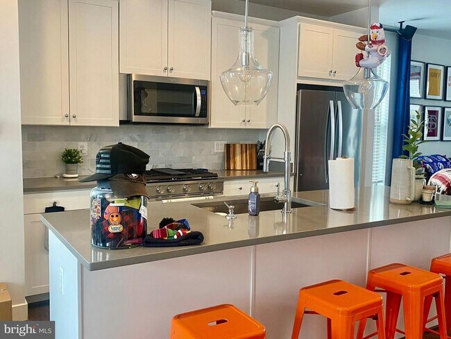 Building Photo - 5130 Randolph Rd