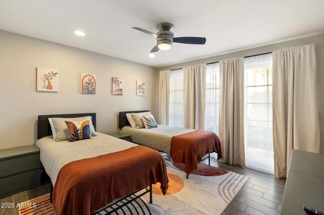 Building Photo - 7802 E MacKenzie Dr