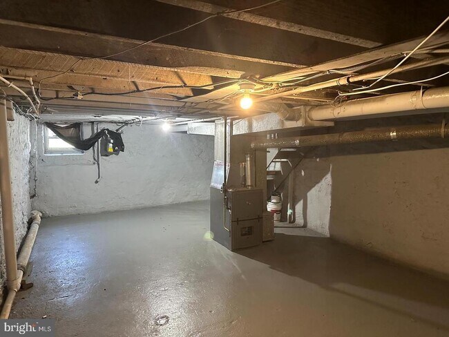 Building Photo - 2305 Robb St