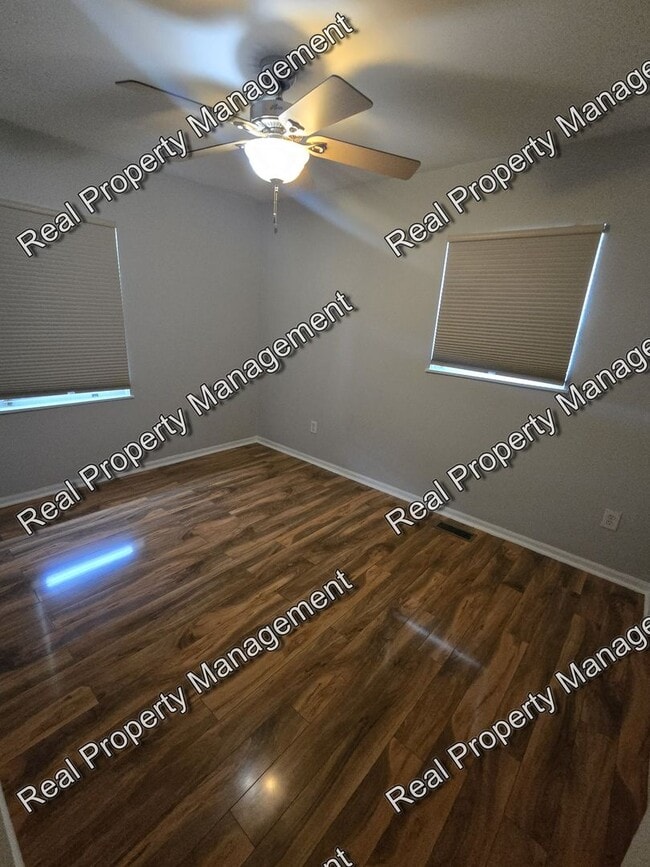 Building Photo - Three Bedroom Ranch