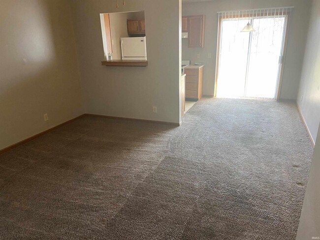 Building Photo - 2835 Plaza Ln