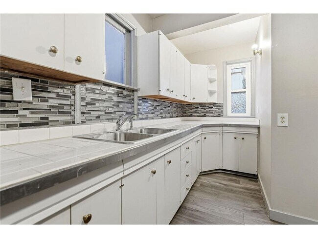 Building Photo - 3451 N Oliver Ave