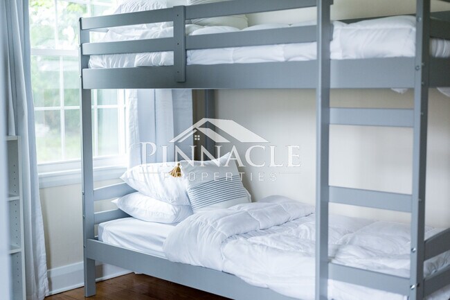 Bedroom 4 - Bunk Bedroom - 126 Tomahawk Industrial Park