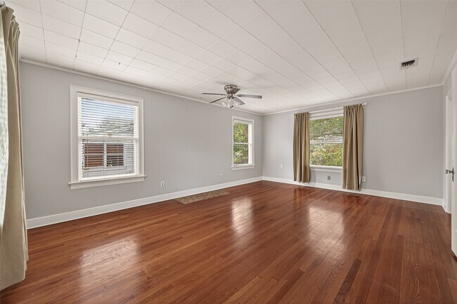 Building Photo - 7128 Staffordshire Blvd