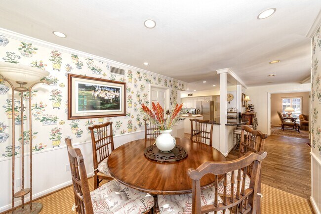 Building Photo - 11407 S Chestwood Dr