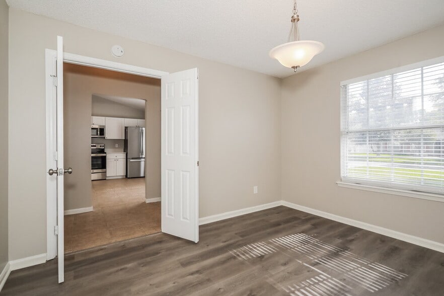 Building Photo - 7770 Collins Ridge Blvd